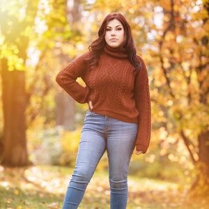 Meet your Posher, Gloria